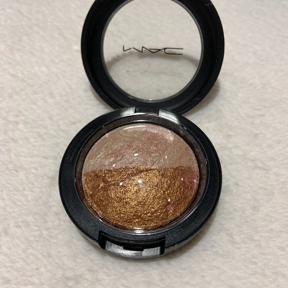 MAC Cosmetics Mineralize Duos ENGAGING Eyeshadow Antiquitease Collection - Picture 2 of 9
